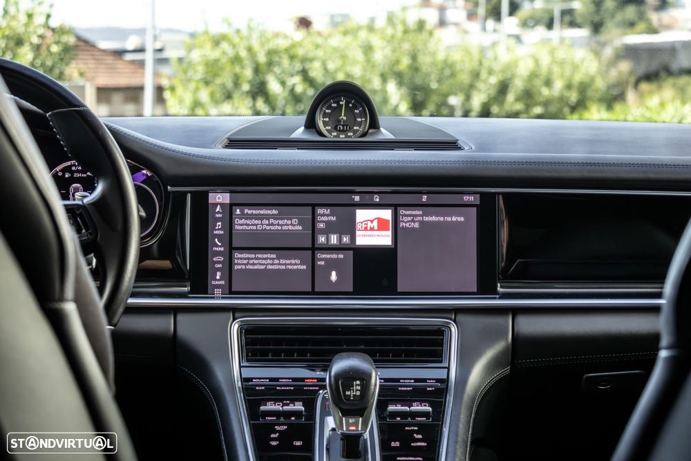 Porsche Panamera - 40