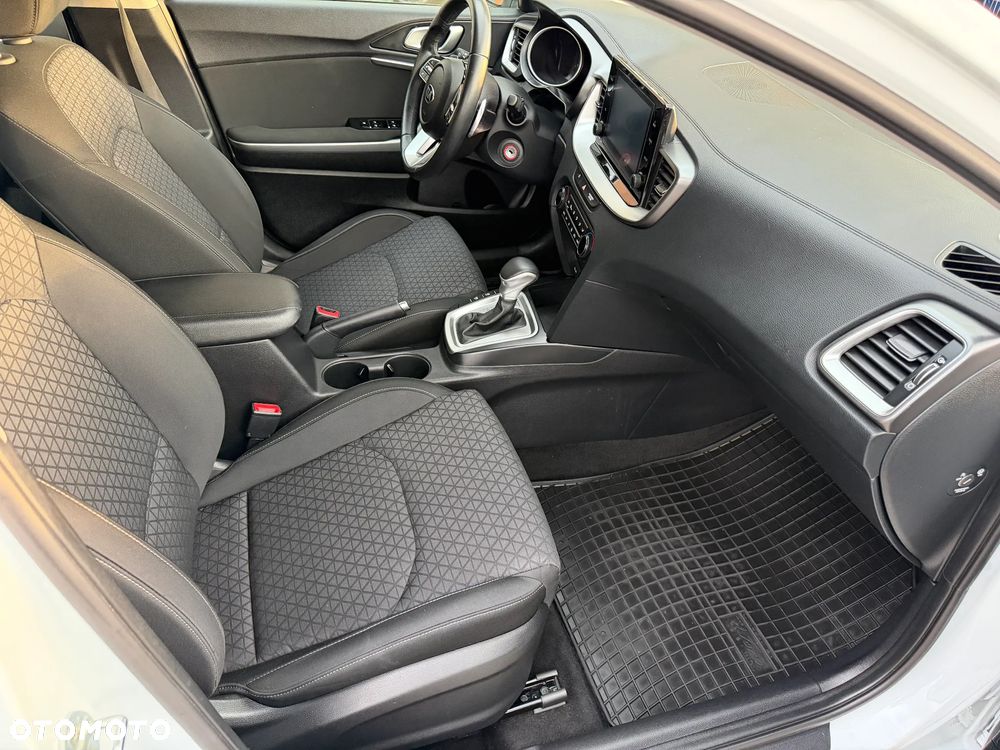 Kia Ceed 1.5 T-GDI GT-Line DCT - 24