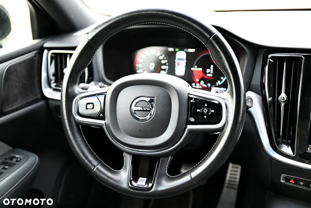 Volvo V60 T8 AWD Recharge Geartronic RDesign - 28