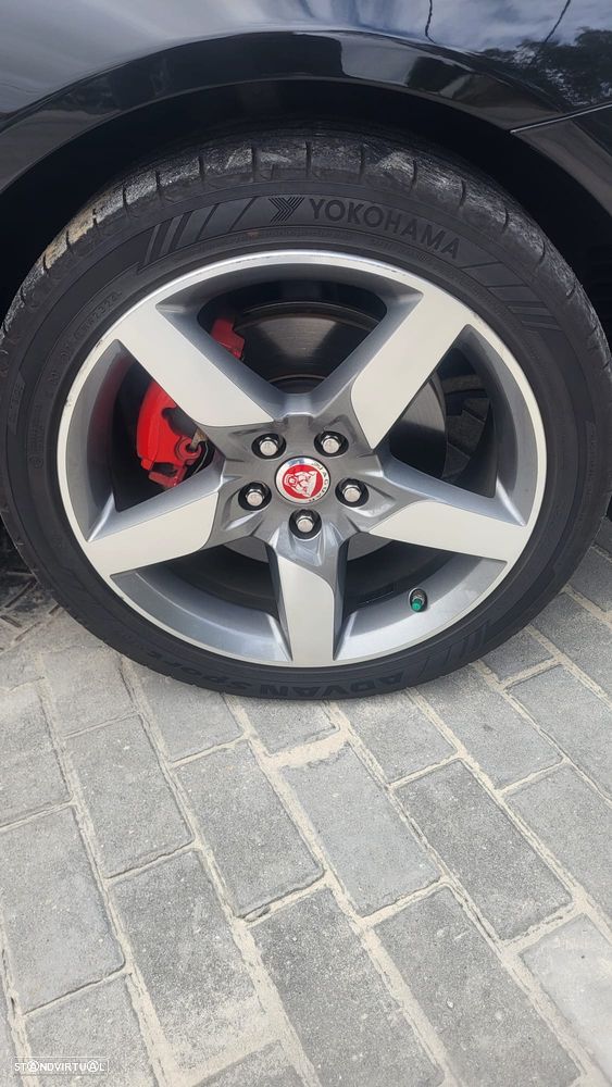Jaguar XE - 7