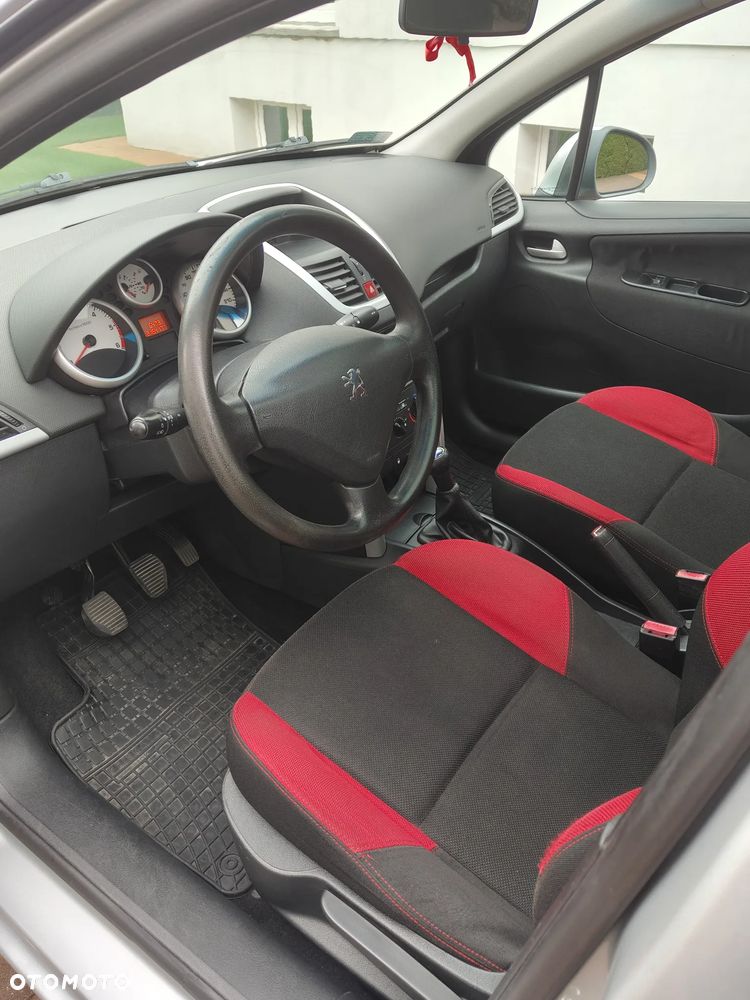 Peugeot 207 - 7