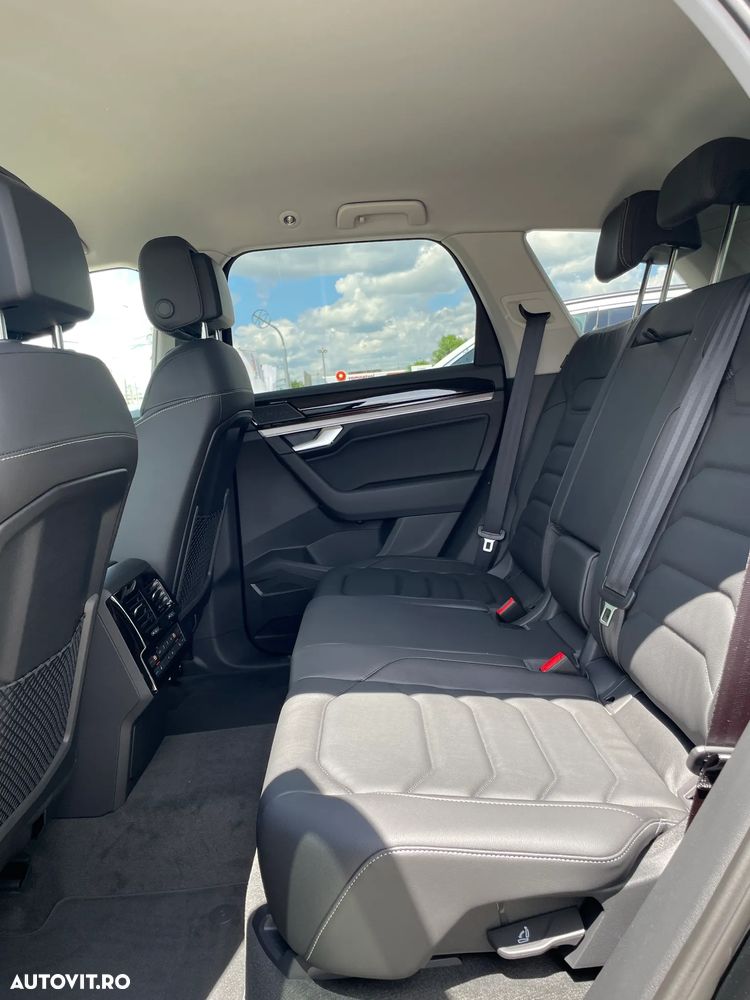 Volkswagen Touareg V6 TDI 4MOTION Elegance - 14