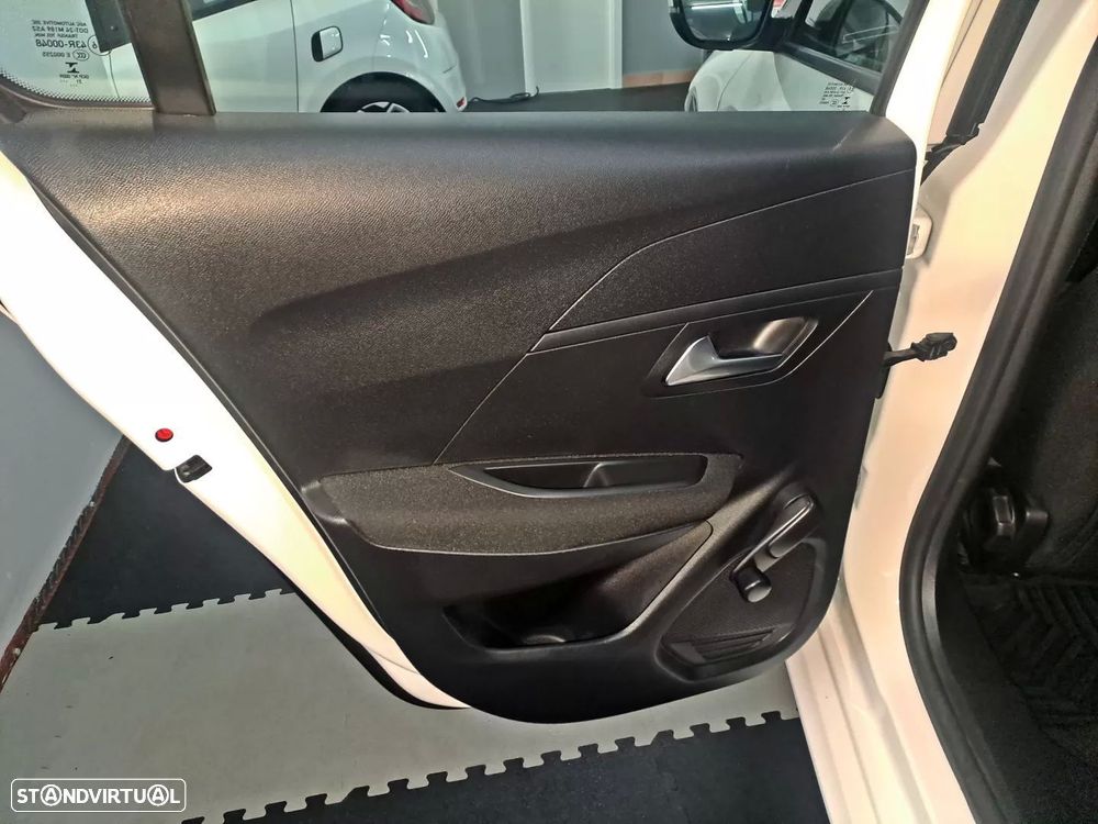 Peugeot e-208 Active - 15