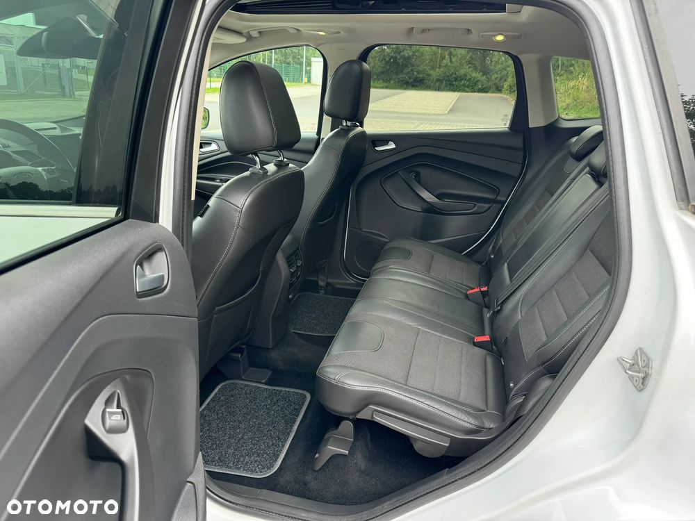 Ford Kuga 2.0 TDCi 2x4 Titanium - 14