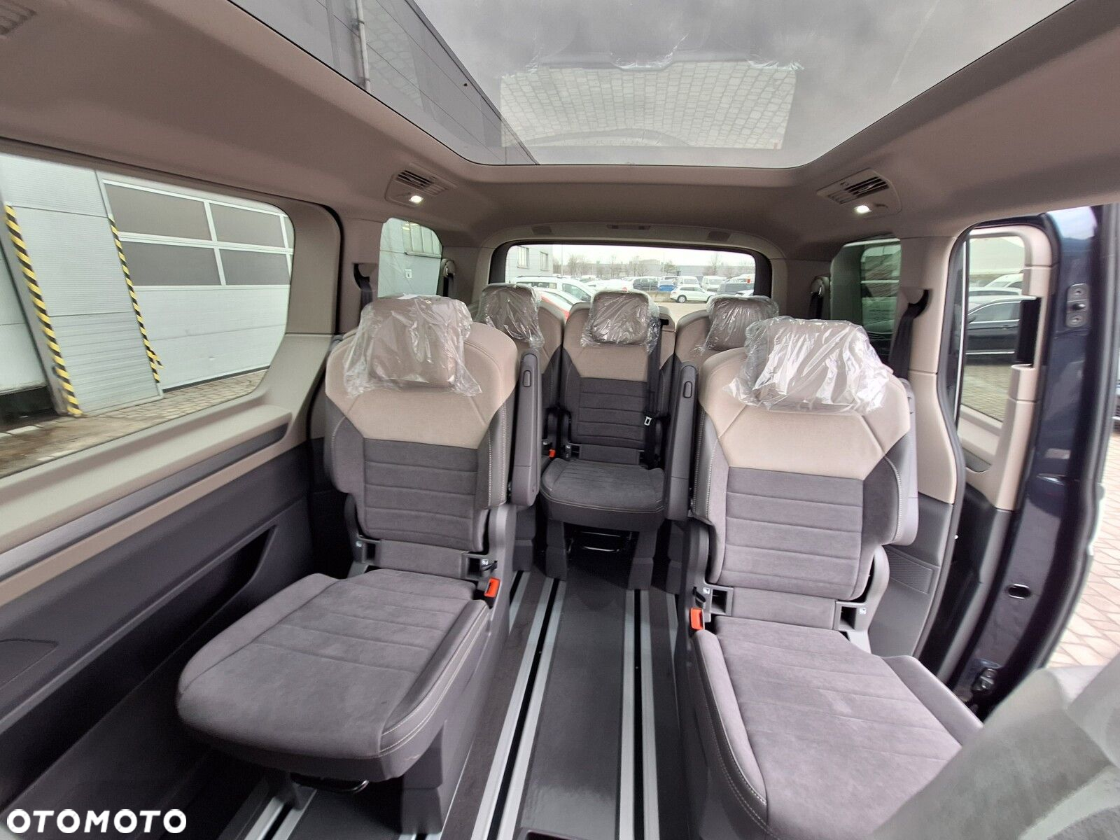 Volkswagen Multivan - 18