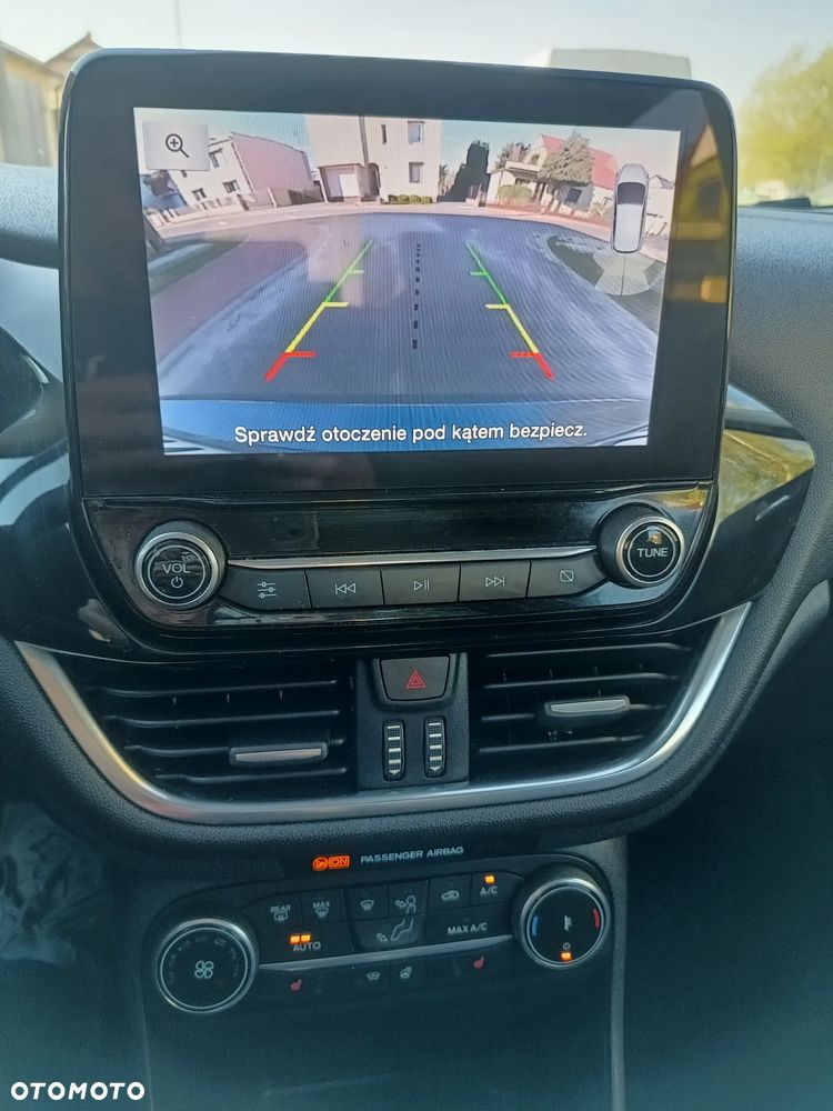 Ford Fiesta 1.0 EcoBoost Hybrid S&S TITANIUM X - 23