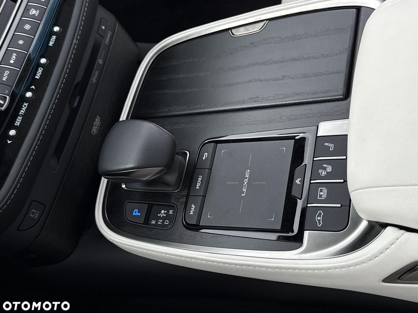 Lexus LS - 17
