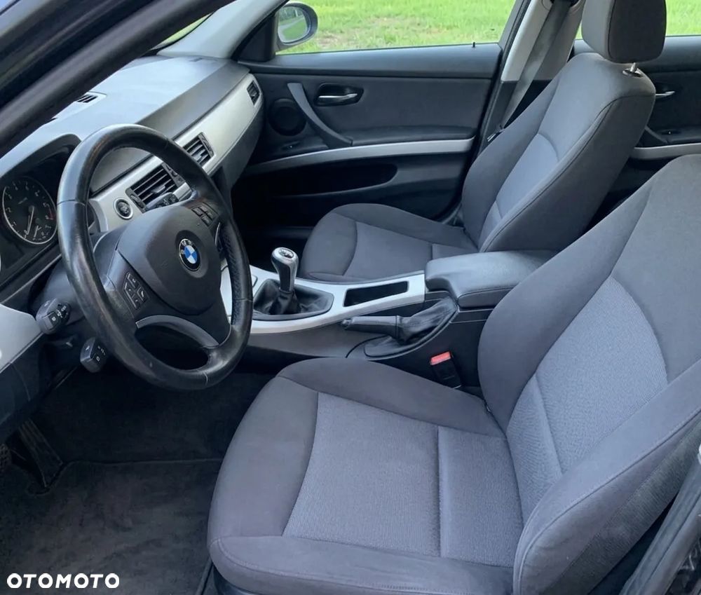 BMW Seria 3 318i - 10
