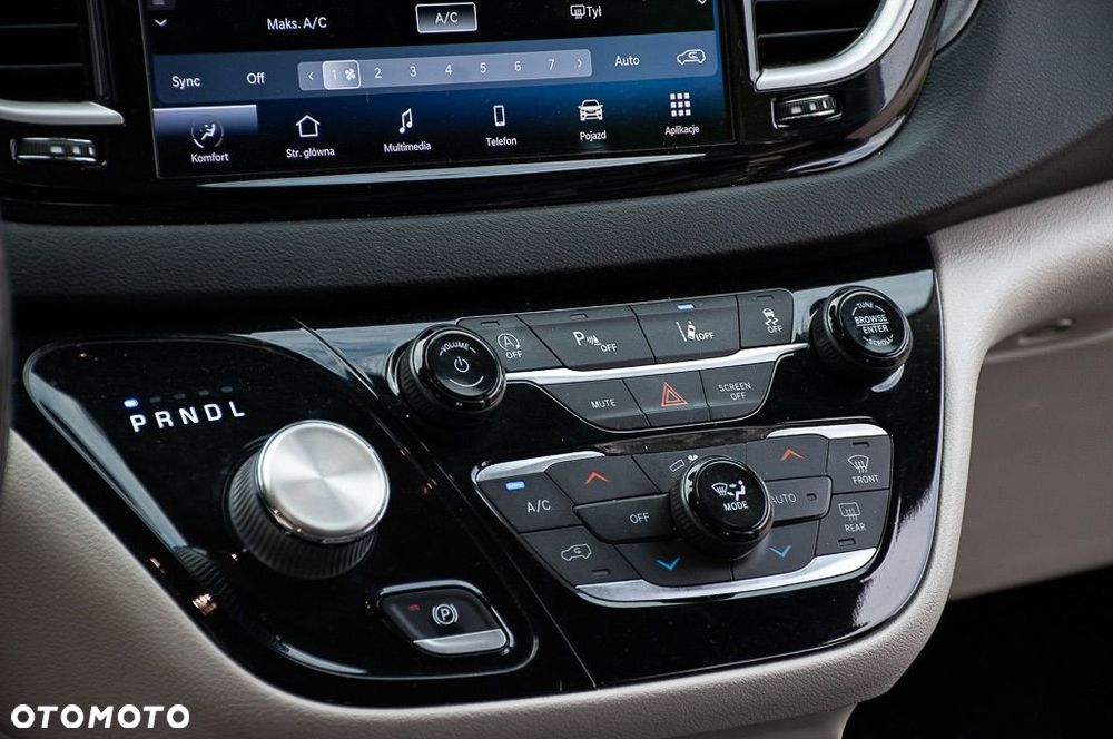 Chrysler Pacifica - 25