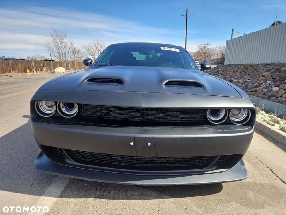 Dodge Challenger - 2