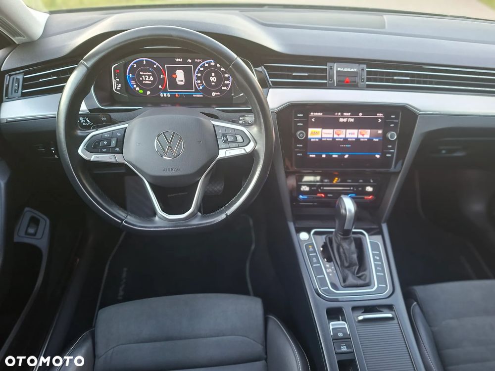 Volkswagen Passat 2.0 TDI Elegance DSG - 31
