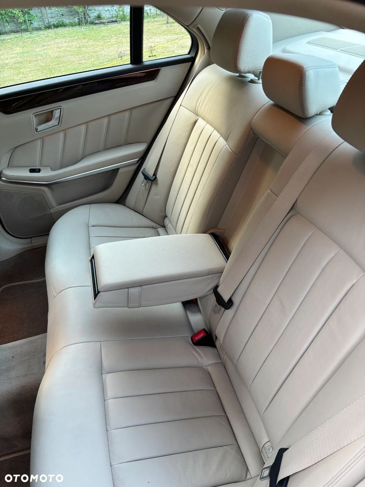 Mercedes-Benz Klasa E 400 4-Matic Elegance - 17