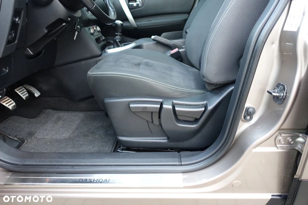 Nissan Qashqai 1.5 dCi DPF acenta - 38