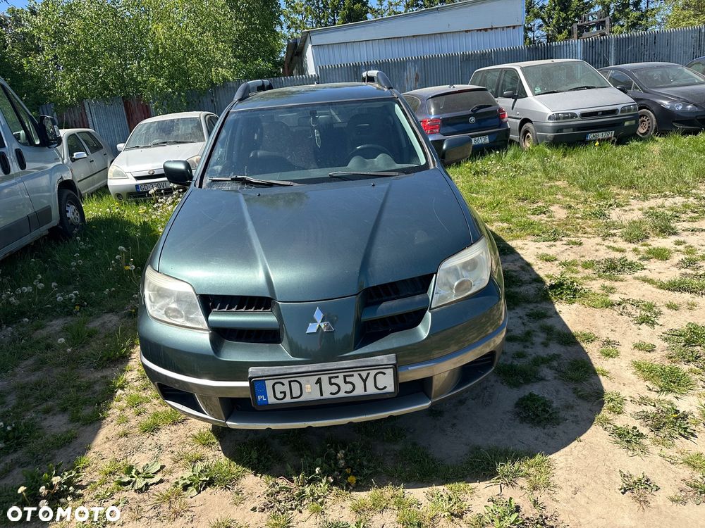 Mitsubishi Outlander 2.0 4WD Invite - 5