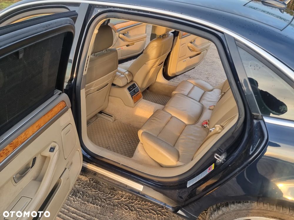 Audi A8 4.2 L Quattro - 18