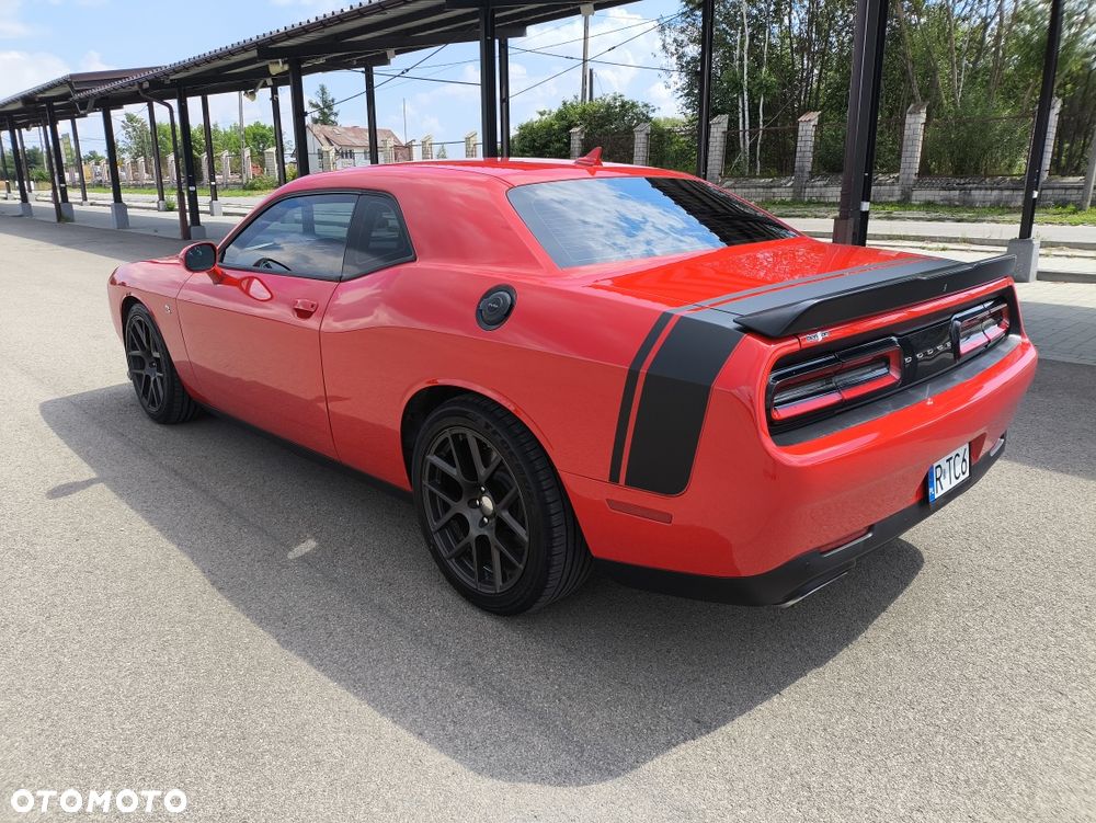 Dodge Challenger - 4