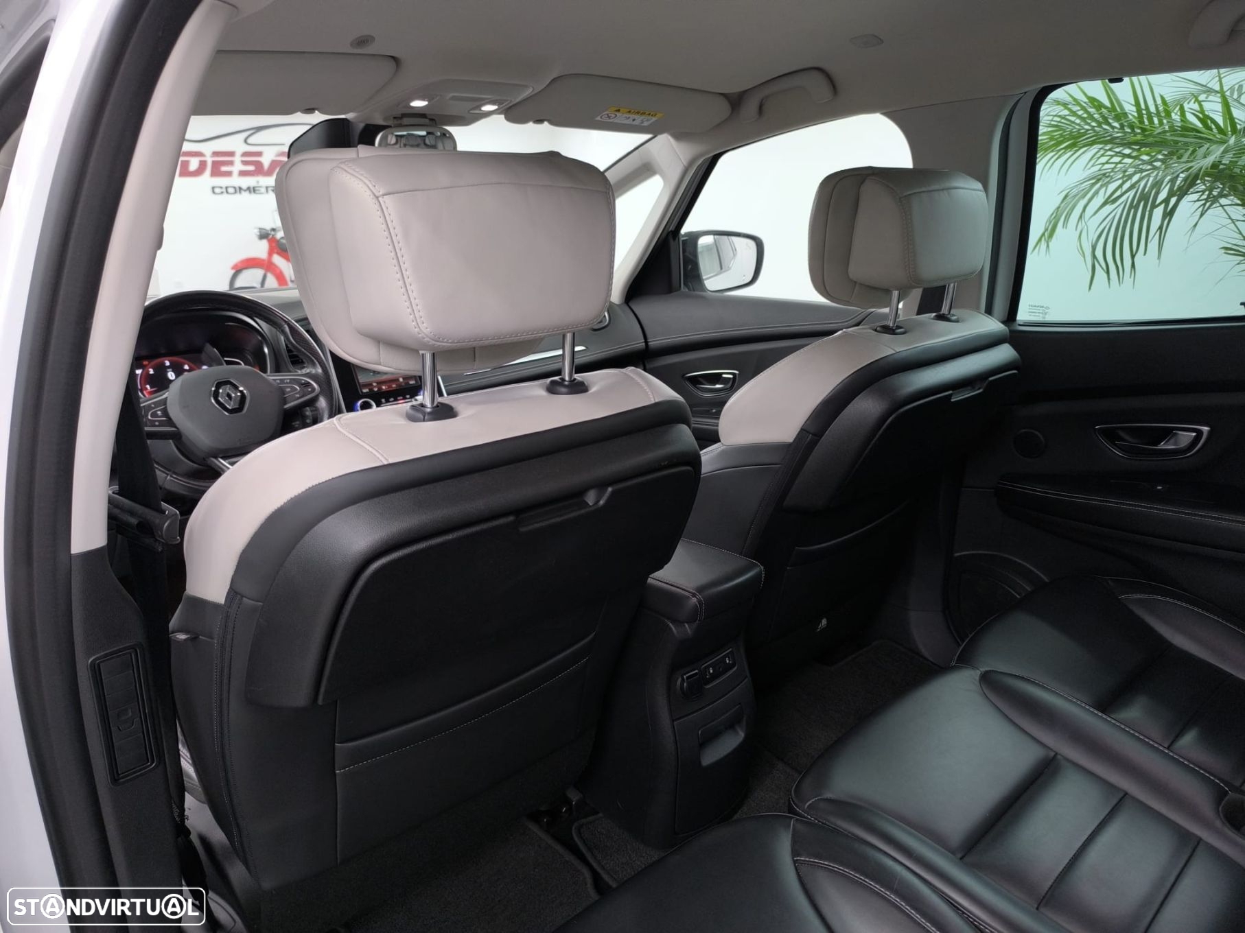 Renault Grand Scénic ENERGY dCi 160 EDC INITIALE PARIS - 32