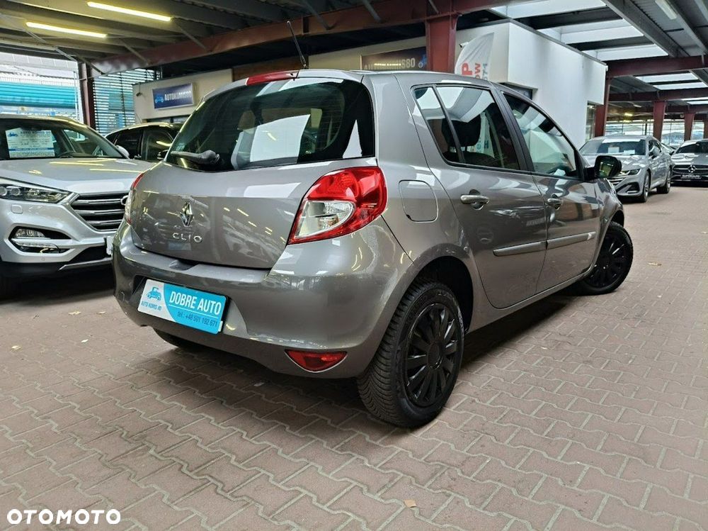 Renault Clio - 5