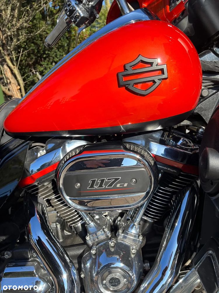 Harley-Davidson CVO Street Glide - 4