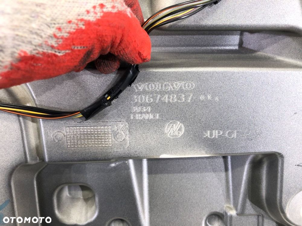 KLAPA TYŁ - 260.00 PLN - VOLVO V70 III (135) 2007 - 2016 T5 177 kW [241 KM] benzyna 2010 - 2014 - 8