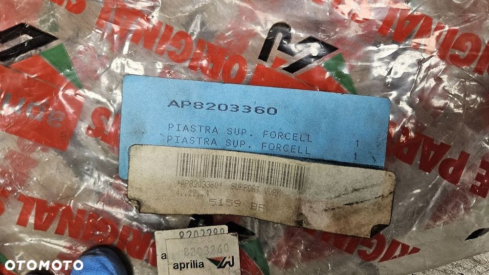 Półka górna Aprilia AF1  AP8203360 - 8