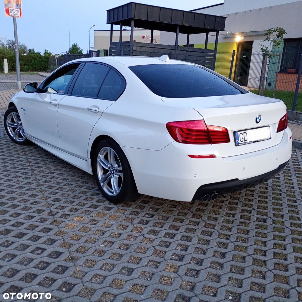 BMW Seria 5 520d M Sport - 4