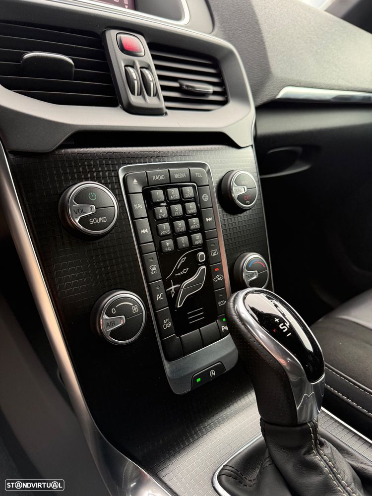 Volvo V40 1.5 T3 Sport Edition R Geartronic - 18