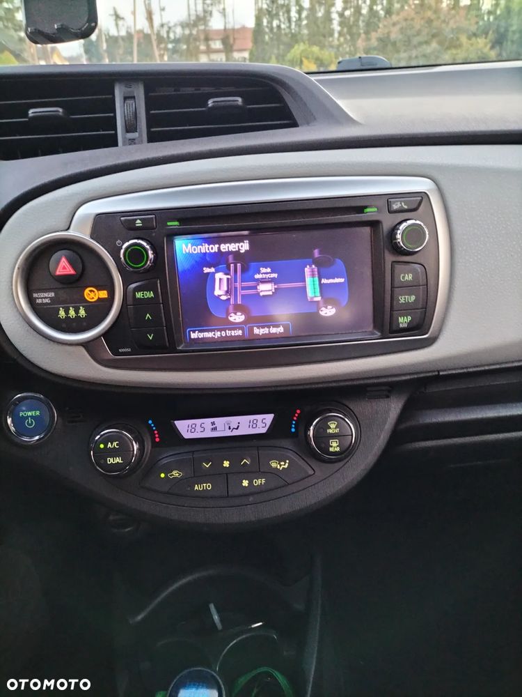 Toyota Yaris Hybrid 1.5 VVT-i - 7