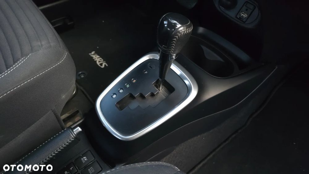 Toyota Yaris - 12