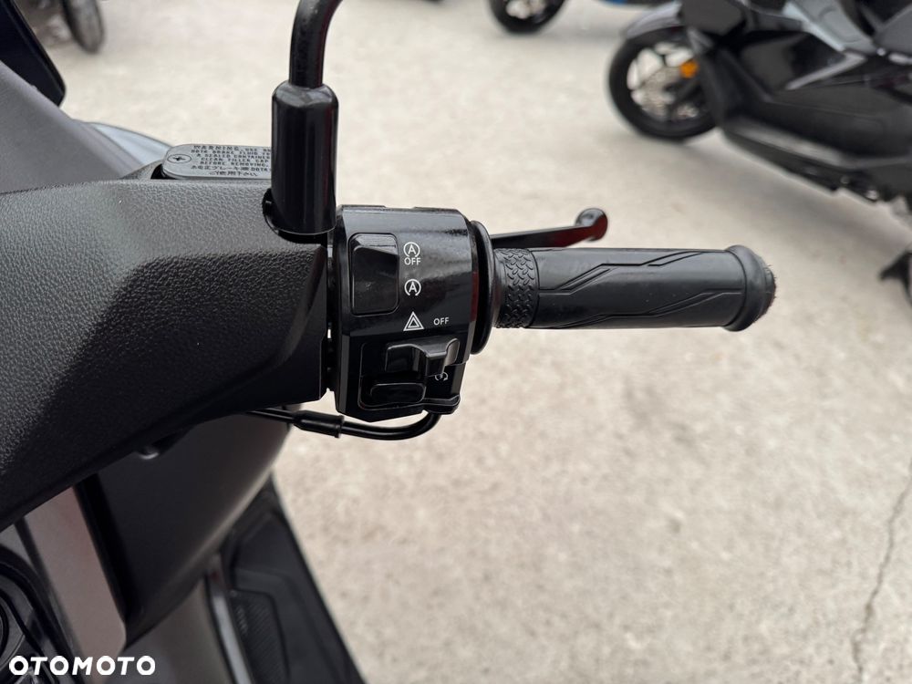 Yamaha NMAX - 21