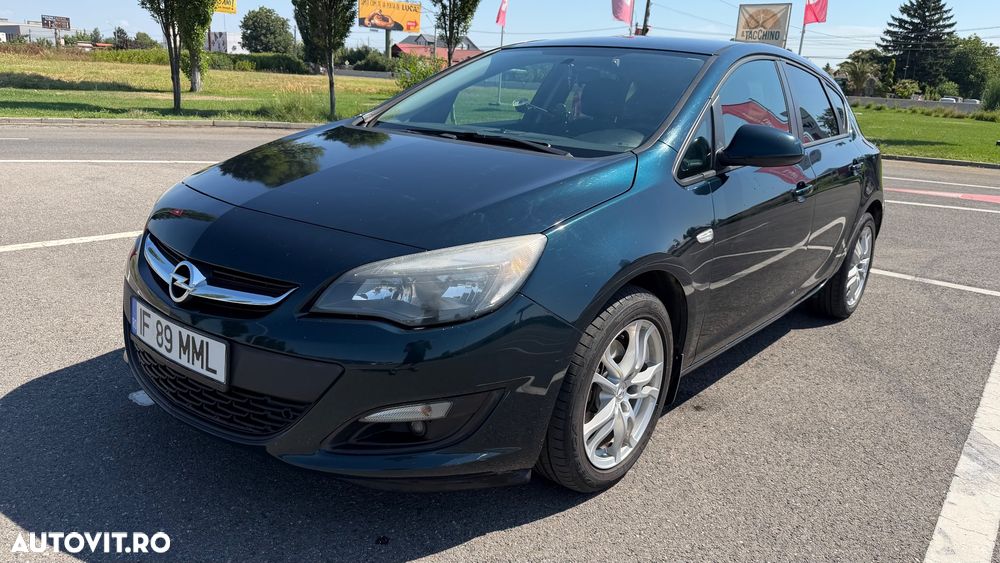 Opel Astra 2014 photo 2