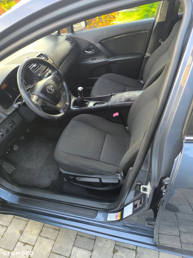 Toyota Avensis 1.8 Sol - 10