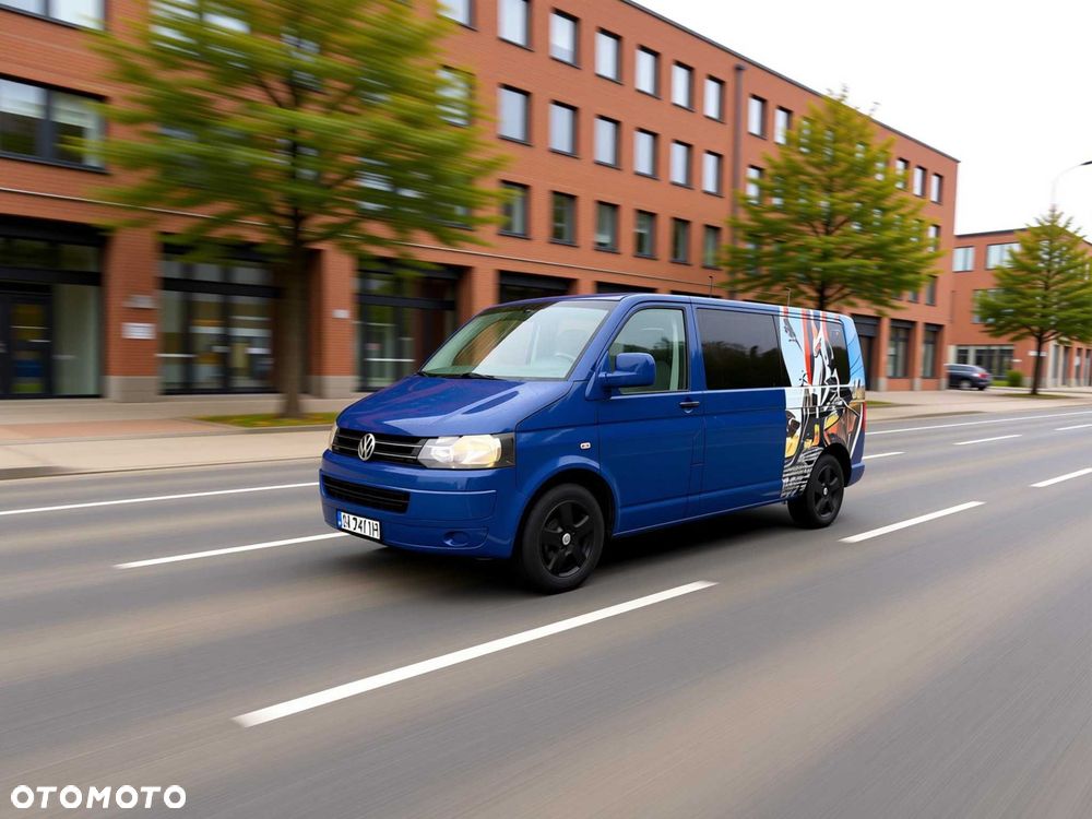 Volkswagen Caravelle - 1