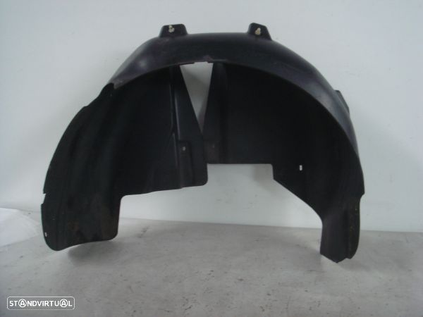 Cave De Roda Tr Dto Volkswagen Passat (3B3) - 1