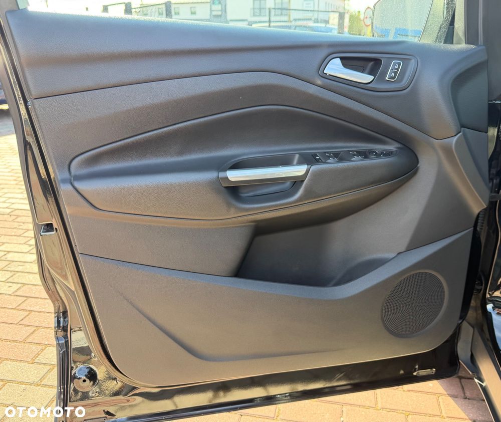 Ford Kuga 1.5 EcoBoost 2x4 Titanium - 21