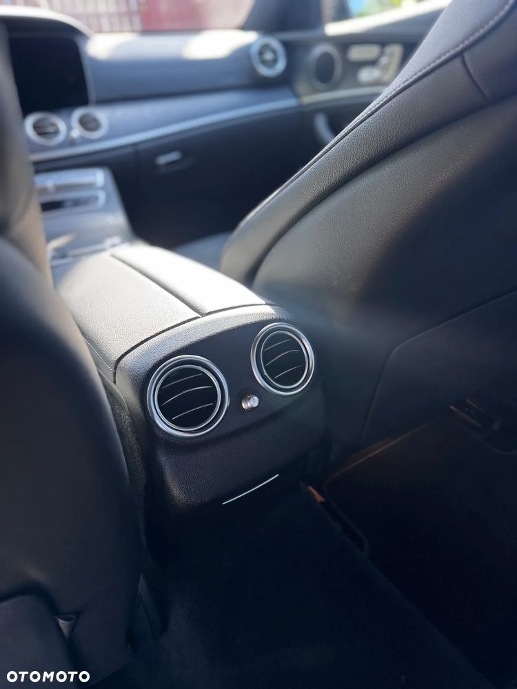 Mercedes-Benz Klasa E 220 d 4-Matic AMG/Avantgarde - 9