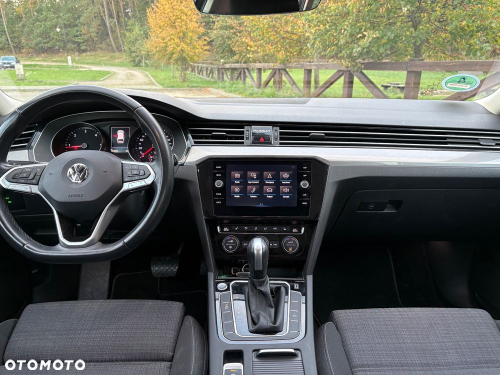 Volkswagen Passat - 16