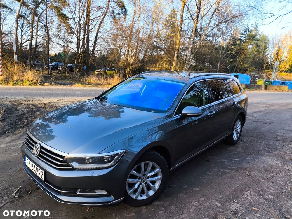 Volkswagen Passat - 1