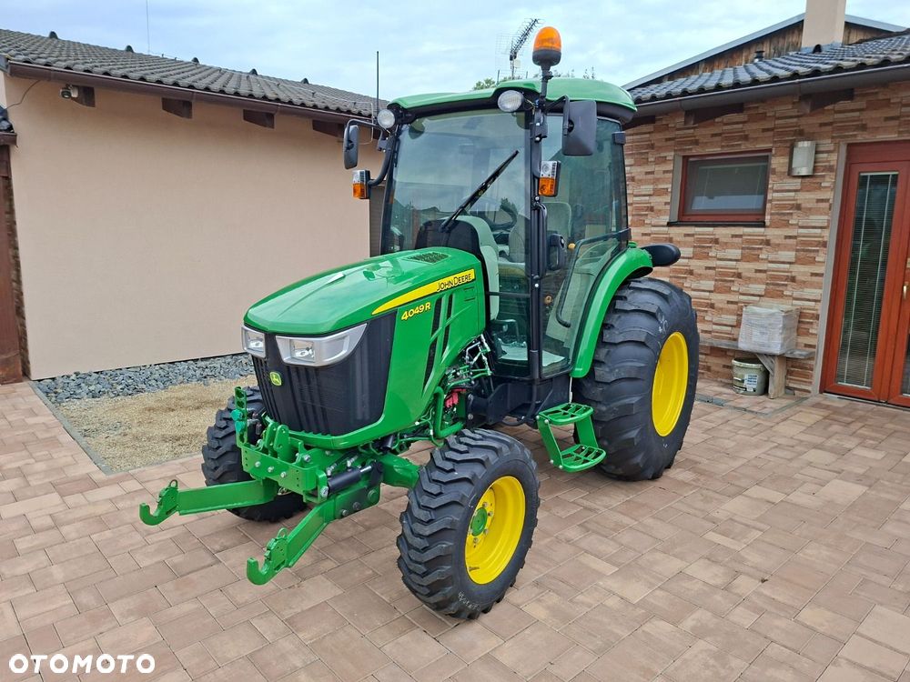 John Deere 4049R 4X4 - 1