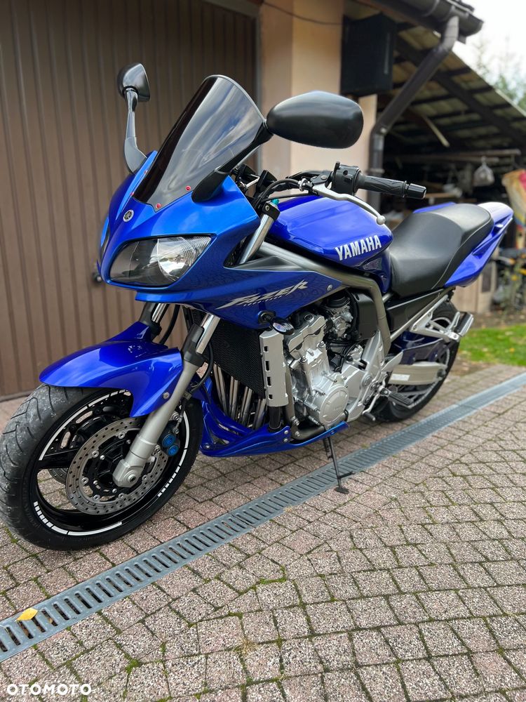 Yamaha FZS - 4