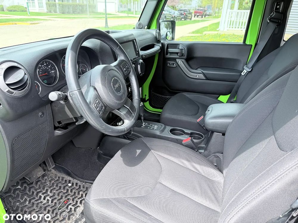 Jeep Wrangler - 11
