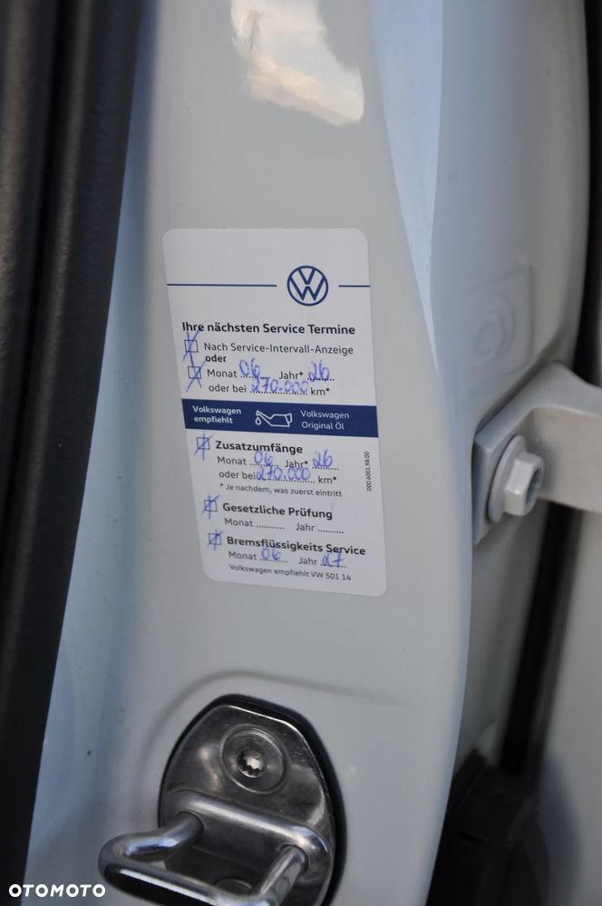 Volkswagen Passat 2.0 TDI SCR Comfortline - 14