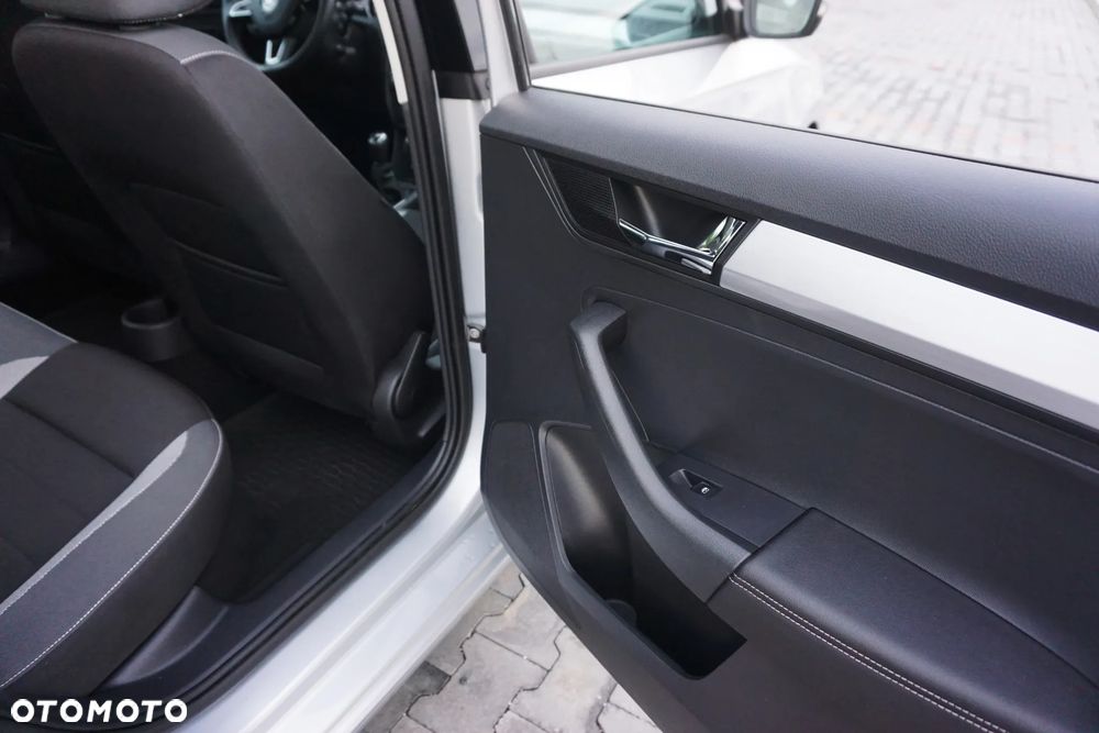 Skoda RAPID 1.0 TSI Style - 20