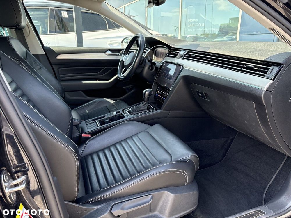 Volkswagen Passat Variant 1.5 TSI EVO Elegance DSG - 10