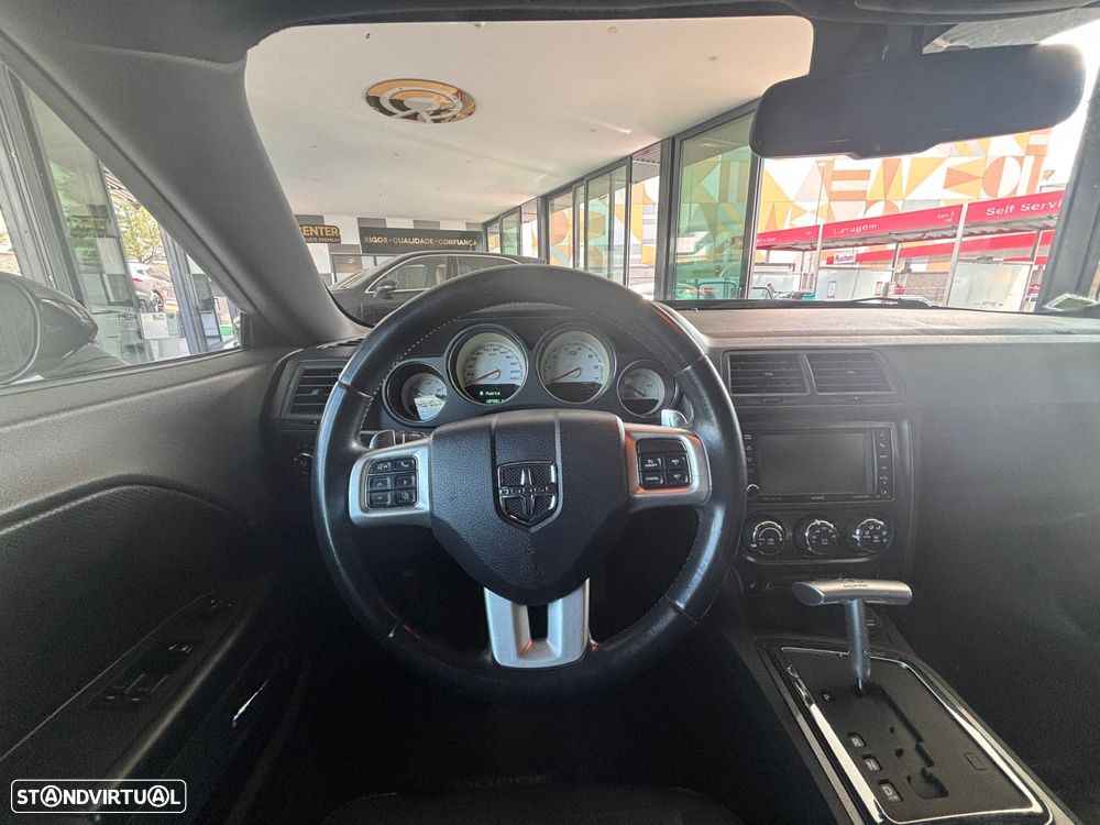 Dodge Challenger - 6