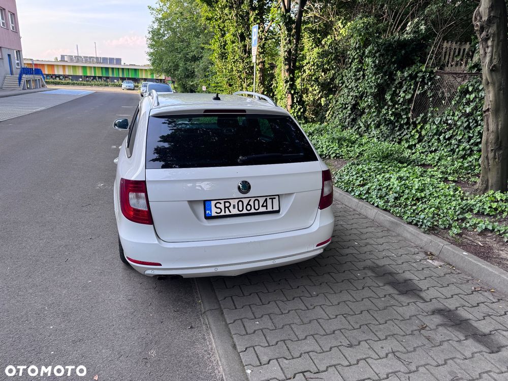Skoda Superb 2.0 TDI Active DSG - 6
