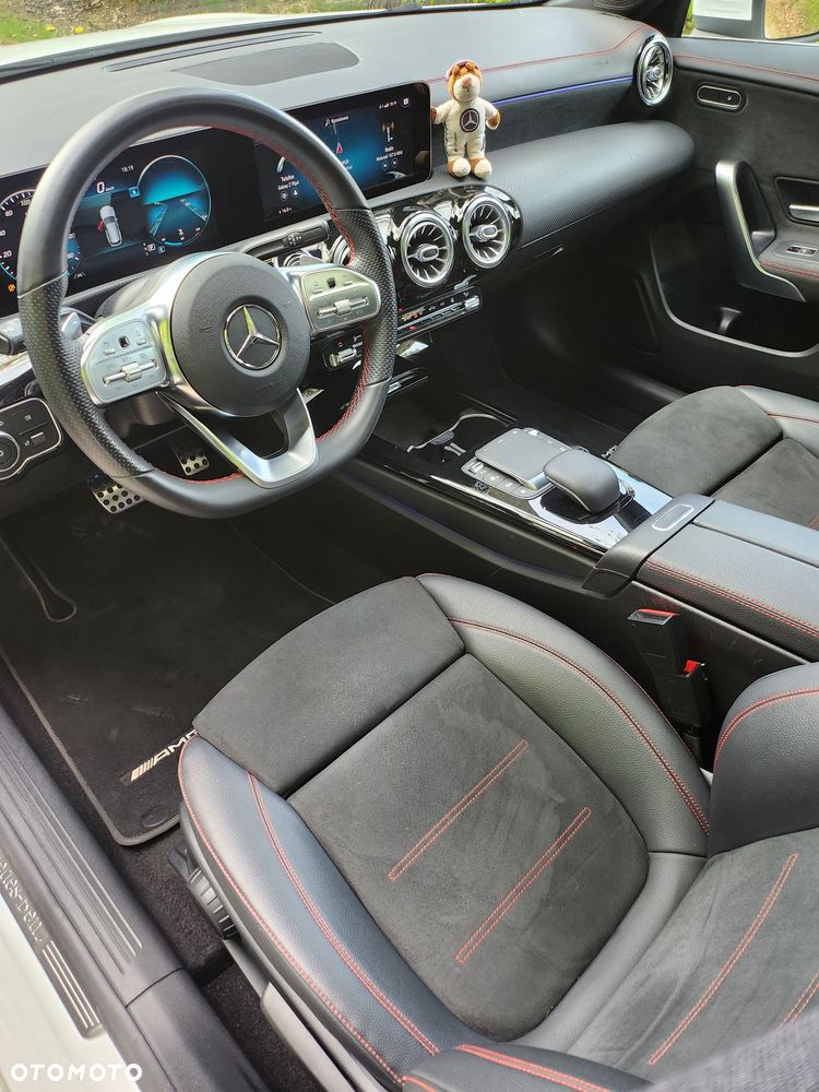 Mercedes-Benz CLA - 4