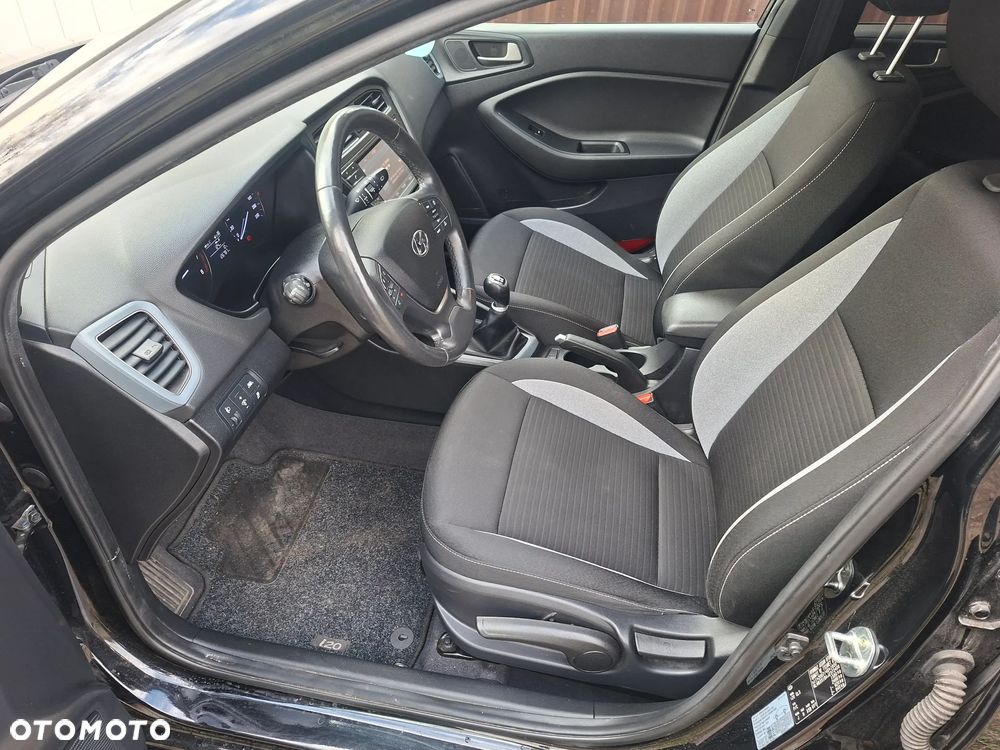 Hyundai i20 1.2 Intro Edition - 11