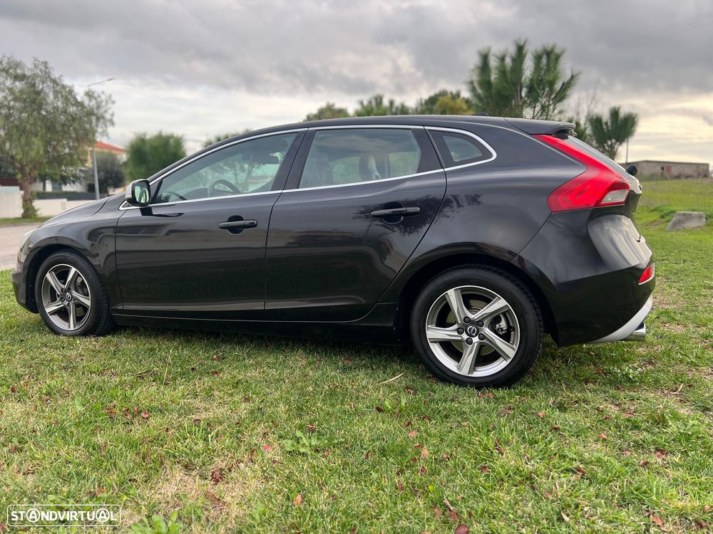 Volvo V40 D2 R Design - 6