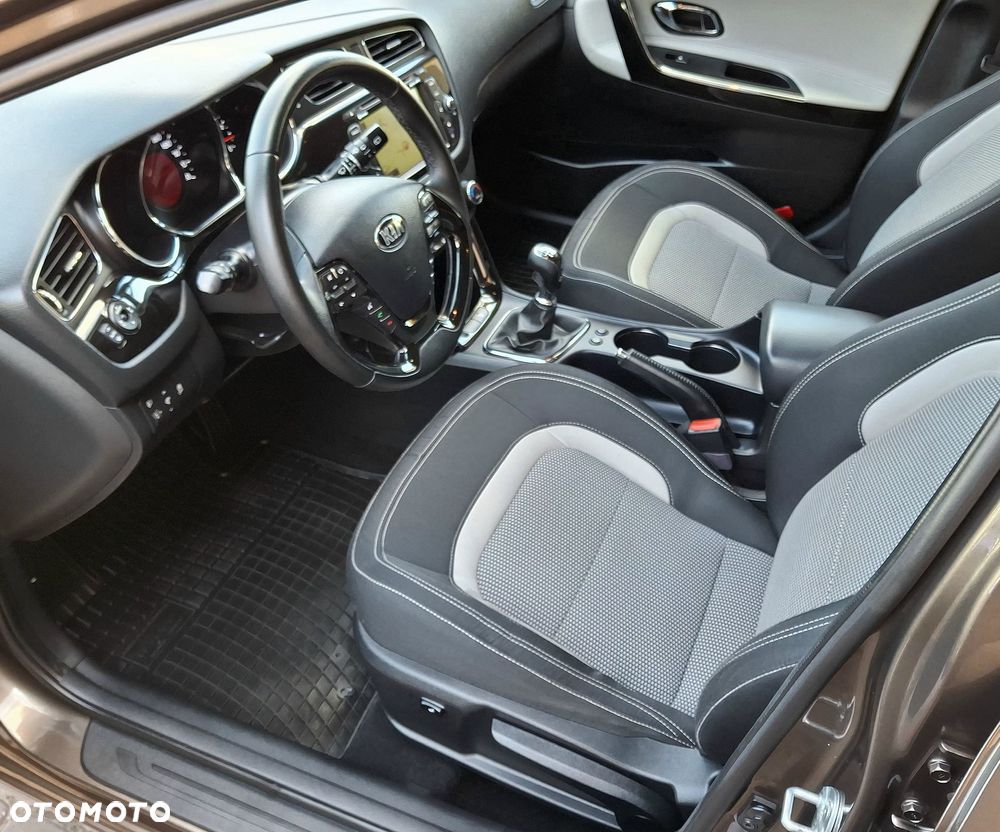 Kia Ceed 1.6 GDI Platinum Edition - 19